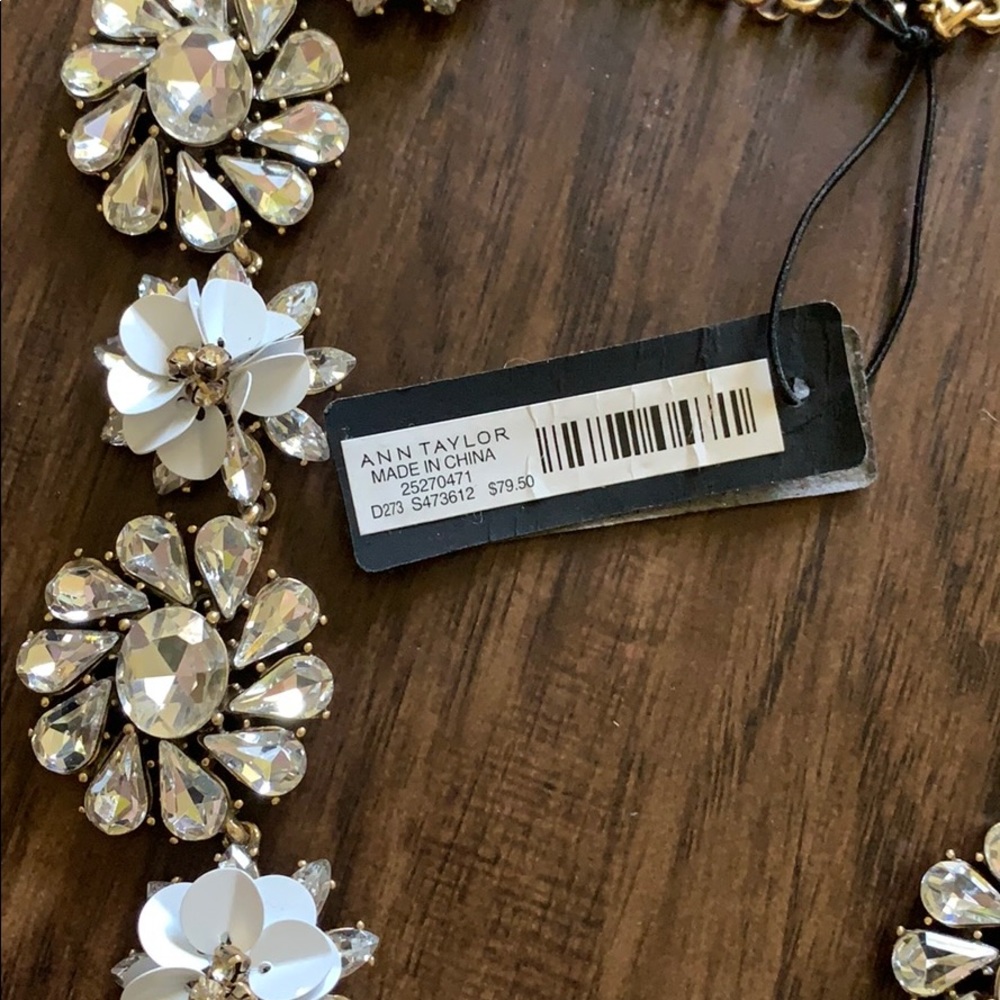 Ann Taylor sequin crystal Statement necklace - Picture 8 of 8
